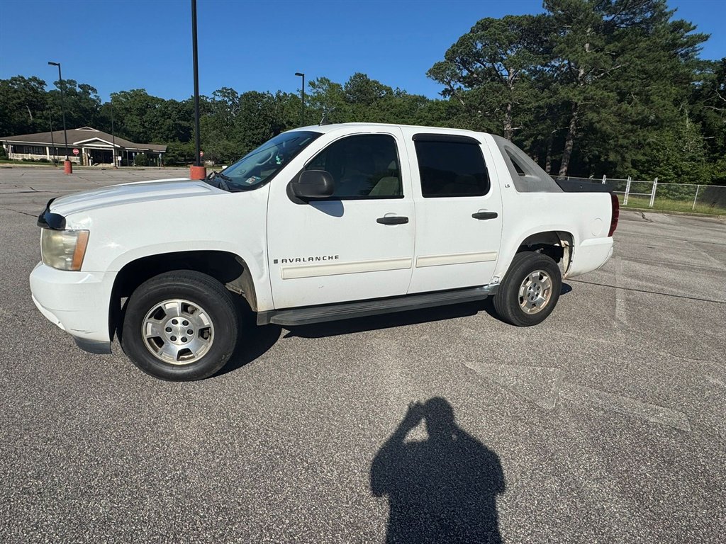 2009 Chevrolet Avalanche 4WD Avalanche LS's photo