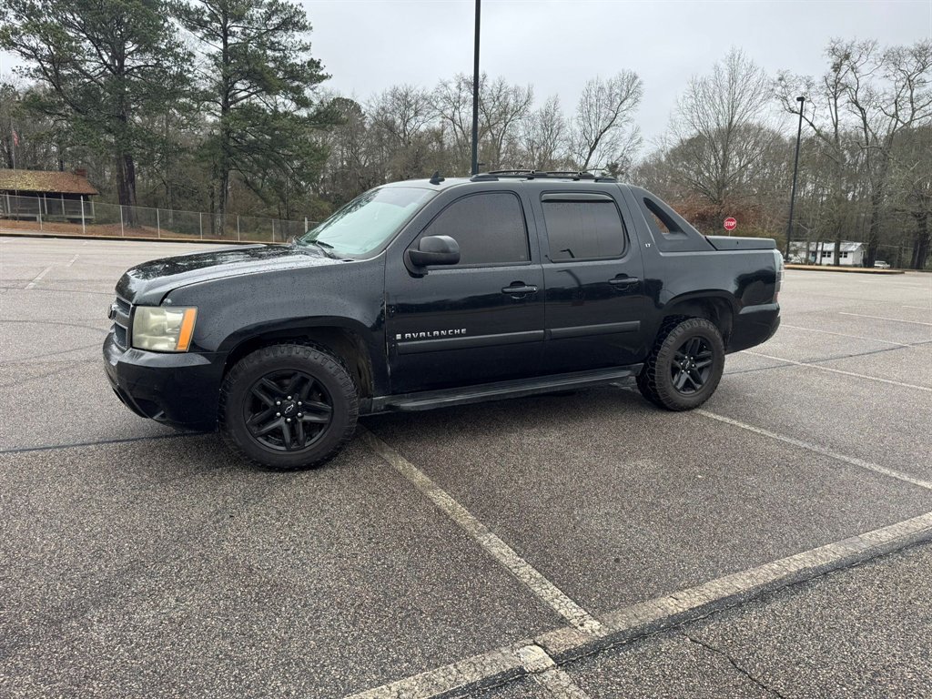 2008 Chevrolet Avalanche LS's photo