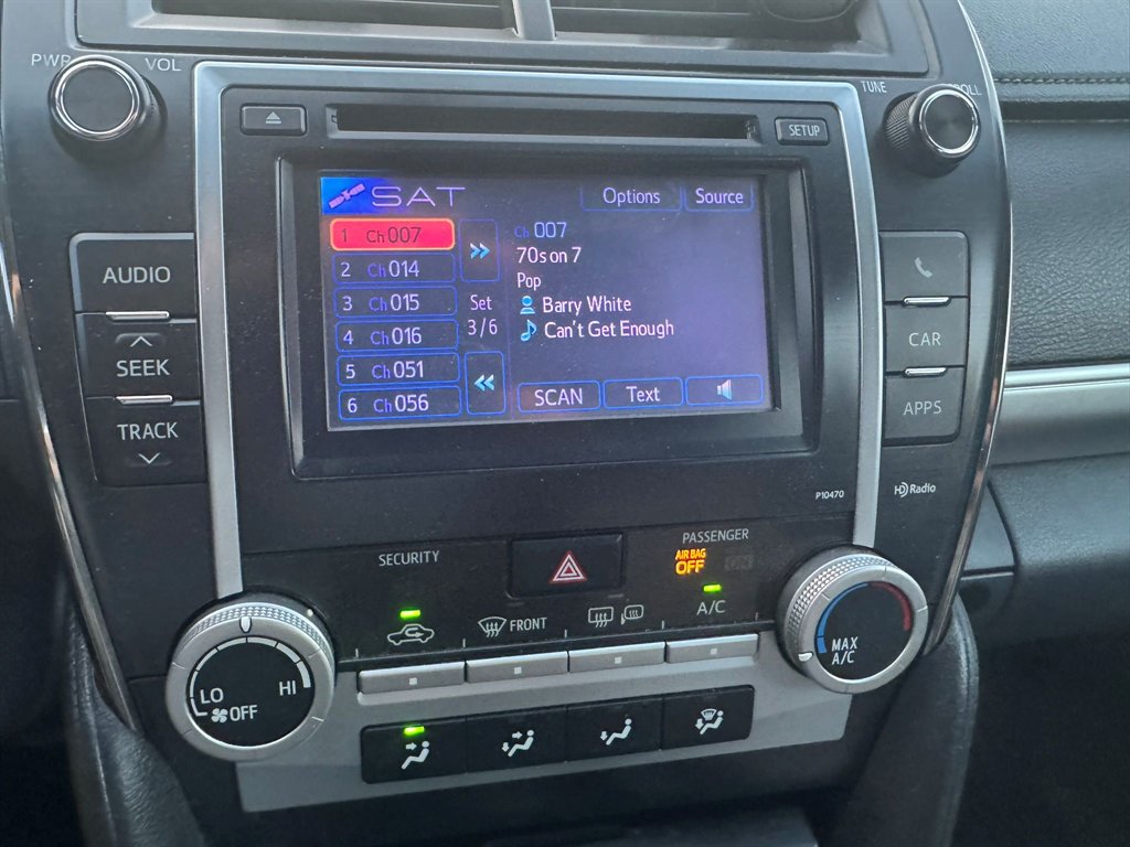 2013 Toyota Camry SE - Photo 11