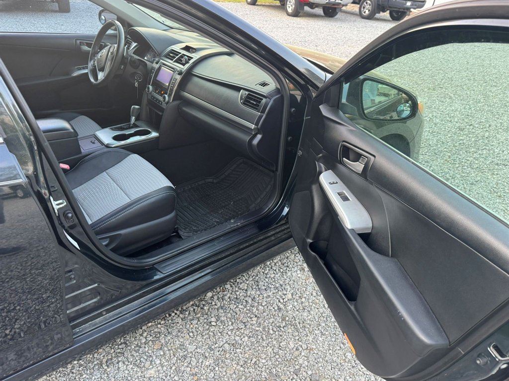 2013 Toyota Camry SE - Photo 7