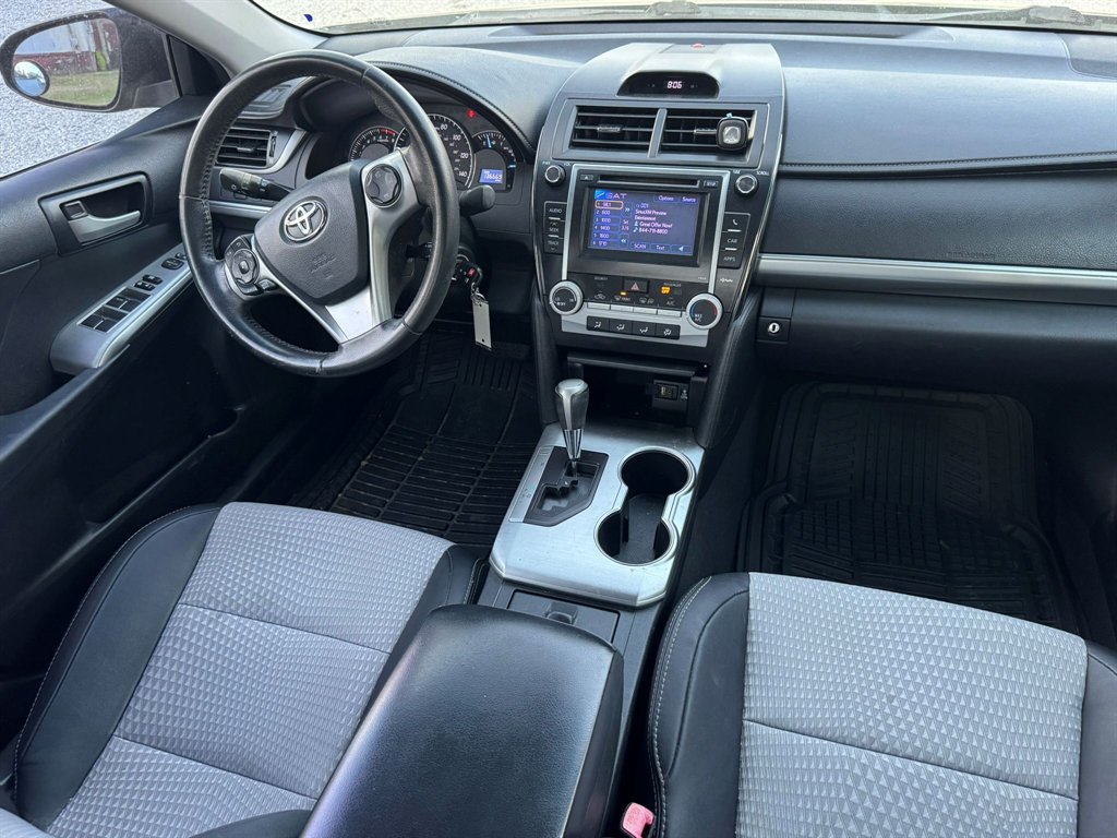 2013 Toyota Camry SE - Photo 10