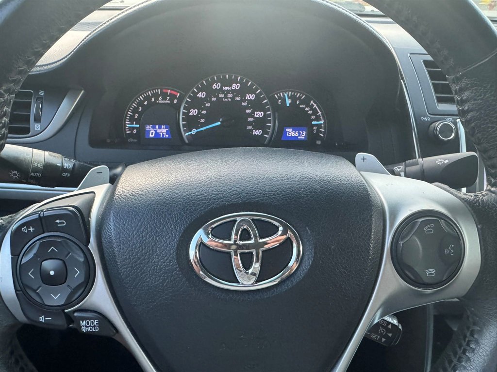 2013 Toyota Camry SE - Photo 12