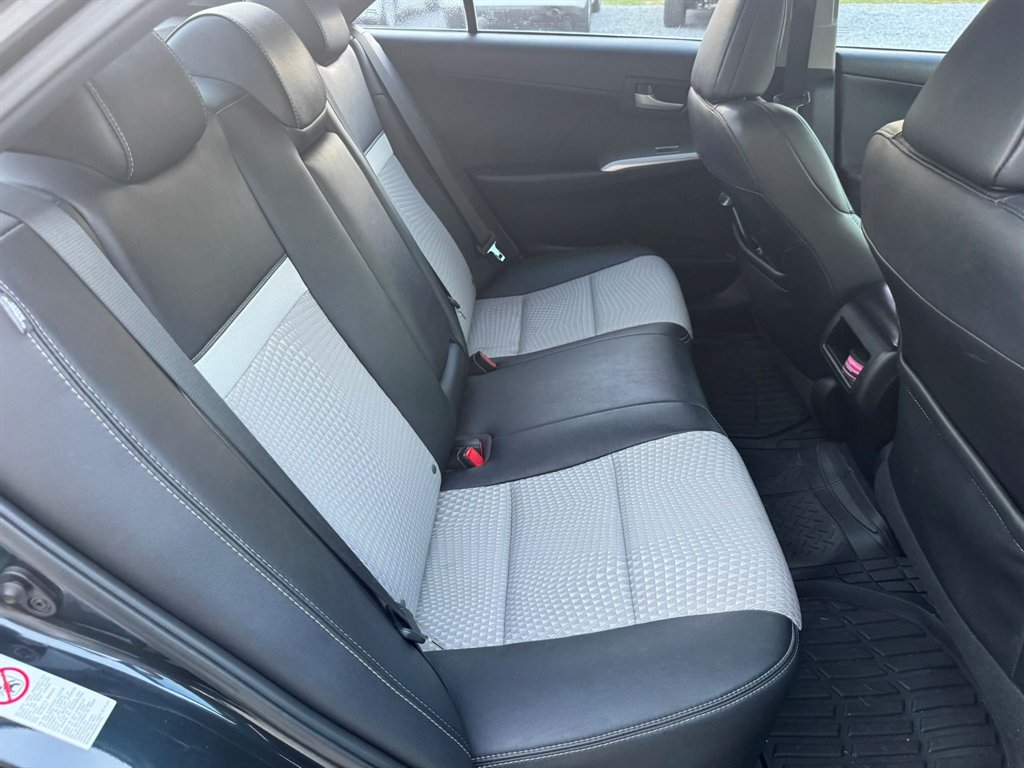 2013 Toyota Camry SE - Photo 9