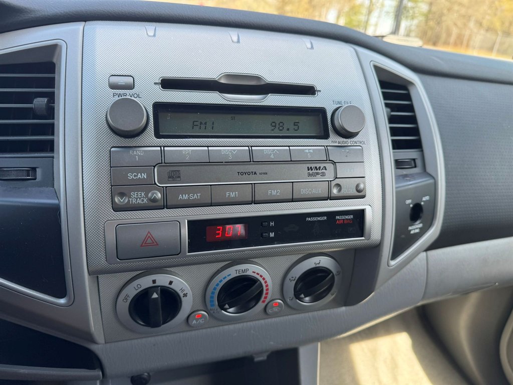 2011 Toyota Tacoma PreRunner - Photo 11