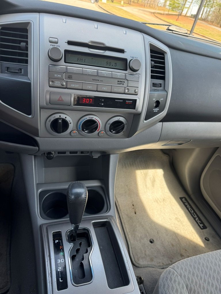 2011 Toyota Tacoma PreRunner - Photo 10