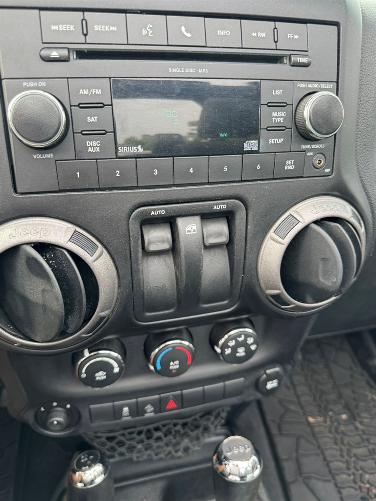 2011 Jeep Wrangler Sport - Photo 19