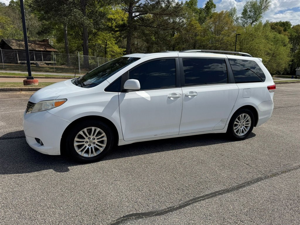 2012 Toyota Sienna XLE