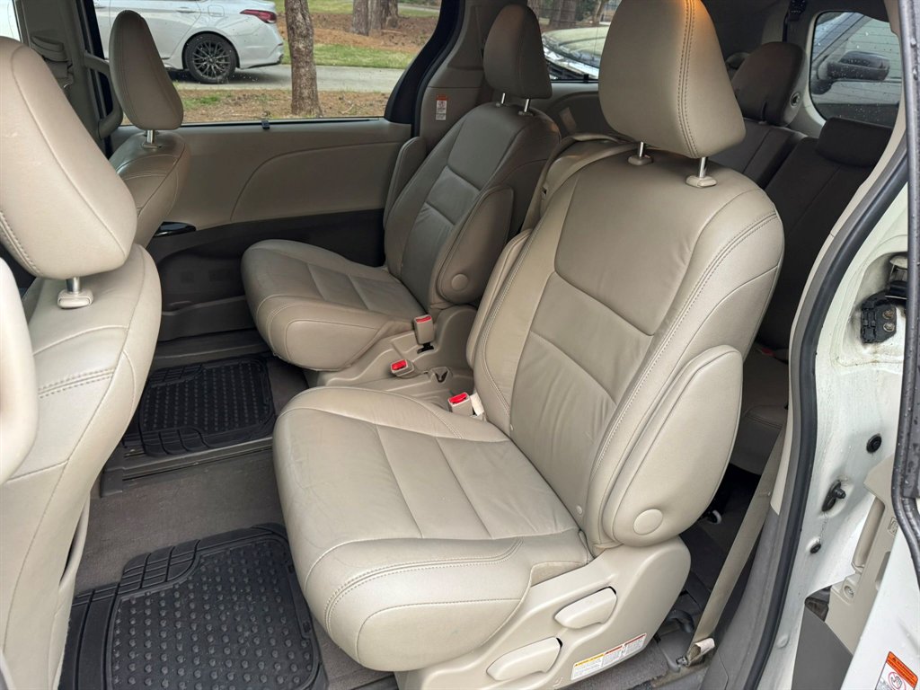 2015 Toyota Sienna XLE Premium - Photo 6