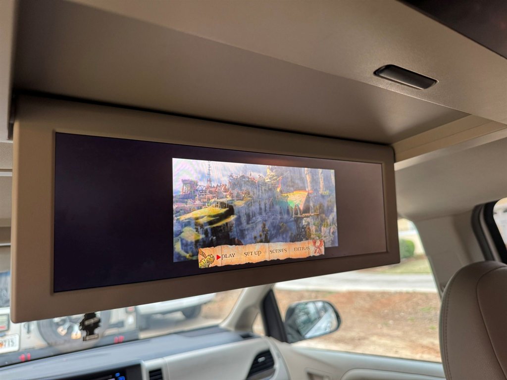 2015 Toyota Sienna XLE Premium - Photo 9