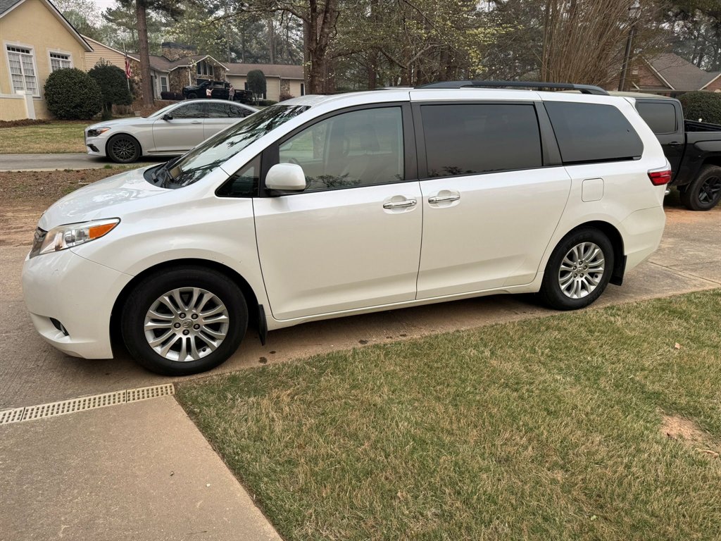 2015 Toyota Sienna XLE Premium